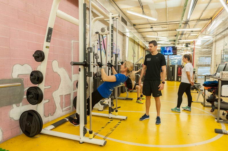 Entrenador personal en gimnasio Valencia personal gim