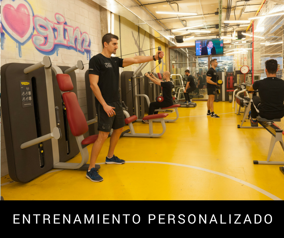 Gimnasio con entrenador personal